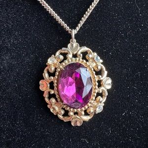 Vintage CORO Pendant Costume Jewelry with 14” chain